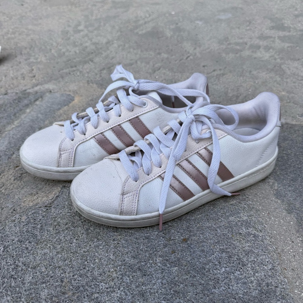 Adidas rose gold grand court sneakers in great condition